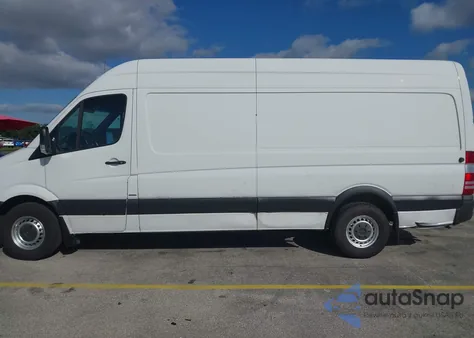 2015 Mercedes-Benz Sprinter 2500 High Roof z USA, uszkodzony, nr VIN WD3PE8DC0FP110561